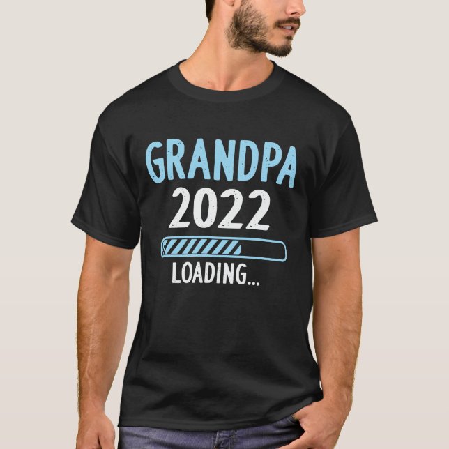 Großvater 2022 Ankündigung zur Beladung der sonnig T-Shirt (Vorderseite)