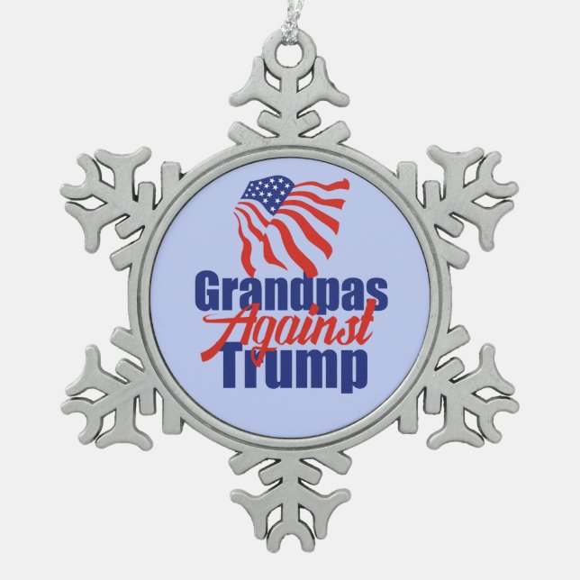 Großväter gegen Trumpf Schneeflocken Zinn-Ornament (Vorderseite)