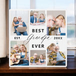 Großvater Großkinder FotoCollage Fotoplatte<br><div class="desc">Feiern Sie die besondere Bindung zwischen Papa und seinen Enkelkindern mit unserer "Papa-Großvater-FotoCollage"-Plakette. Diese personalisierte Gedenktafel zeigt wunderbar eine Sammlung von hochgeschätzten Fotos, die wertvolle Momente und Erinnerungen vereint, die Papa mit seinen geliebten Enkelkindern teilt. Der hervorgehobene Titel "Papa" verleiht dem Design eine Touch von Wärme und Zuneigung. Die aus...</div>