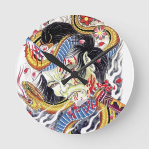 Grotesque & Snake Tattoo Design Runde Wanduhr