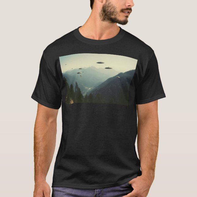 Group Of Ufo Flying Over Mountains 80S Retro Photo T-Shirt (Vorderseite)