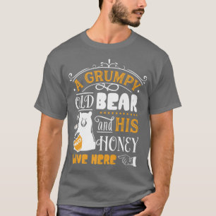 Grumpiger alter Bär und sein Honig leben hier Prem T-Shirt