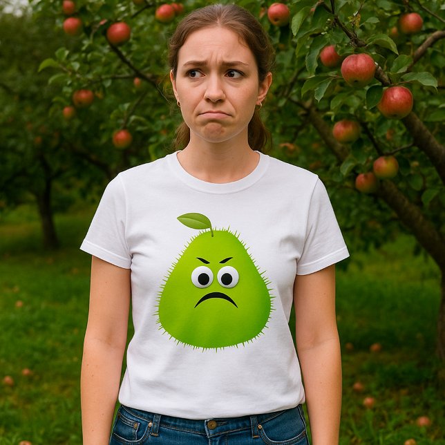 Grumpy Fuzzy Pear Face Funny Fruit Character T-Shirt (Von Creator hochgeladen)