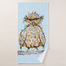 Grumpy Wet Owl Badehandtuch