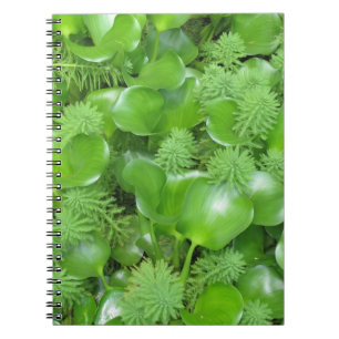 Grün auf grünem Notizbuch Notizblock