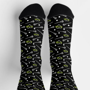 Grün auf schwarzem Lacrosse Sticks & Hearts Muster Socken