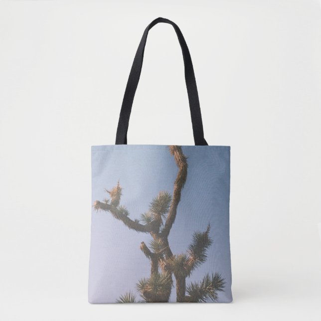 GRÜN UND BROWN BAUM UNTER BLAUEM HIMMEL TASCHE (Vorderseite)
