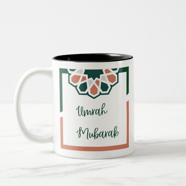 Grün und Rosa Islamischer Umrah Mubarak auf Englis Zweifarbige Tasse (Links)