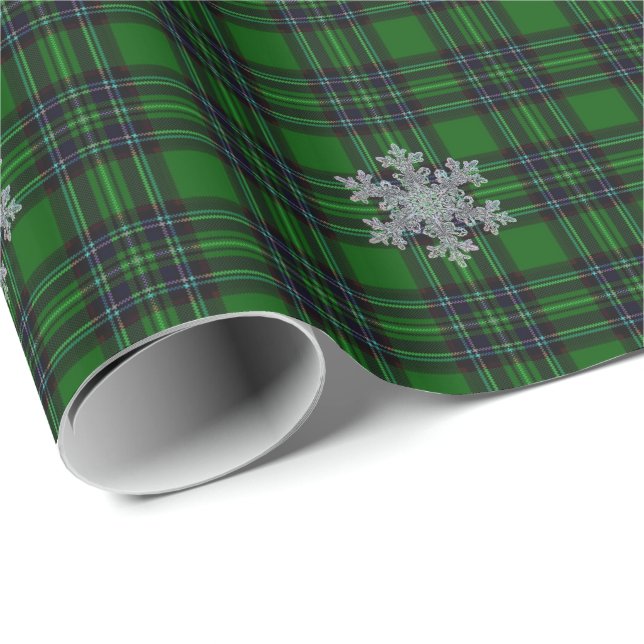 Grün und Schwarz Kariert mit Schneeflocken Geschenkpapier (Rolleneckpunkt)