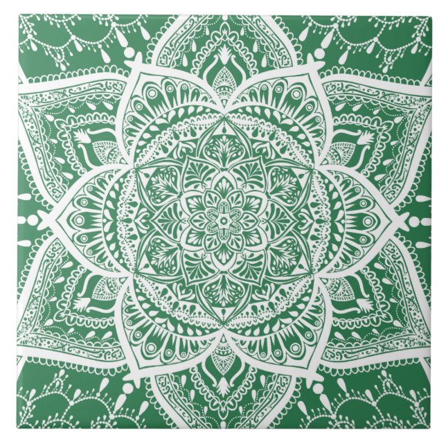 Grün und Weiß Mandala - Loergann in Rosemary Fliese (Vorderseite)