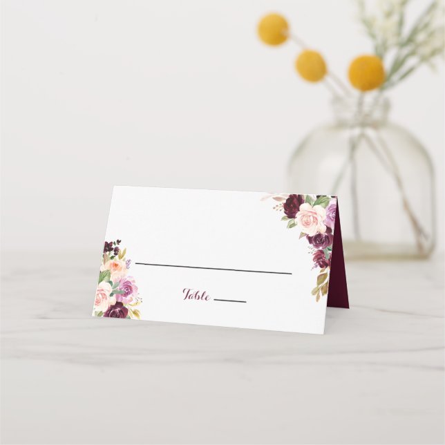 Grüne Blush Burgundy Bloral Wedding Platzkarte (Vorderseite)