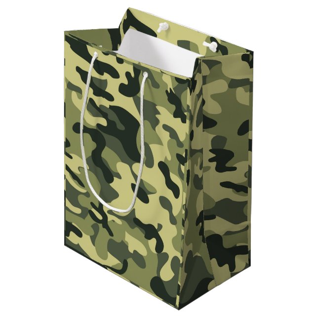Grüne Camouflage Mittlere Geschenktüte (Vorderseite Schrägansicht)