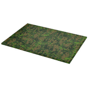Grüne digitale Camouflage im Holzstil Schneidebrett
