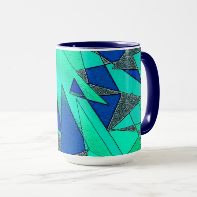 Grüne dreieckige Ausschnitte auf blauem Hintergrun Tasse (VorderseiteRechts)