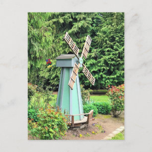 Grüne Fenstermühle Gartendekoration Postkarte