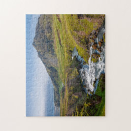 Grüne Flusslandschaft