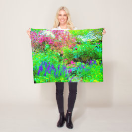 Grüne Frühlingsgärtnerei mit Peongs Fleecedecke