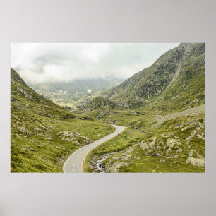 GRÜNE GRASS FELD UND BERG POSTER