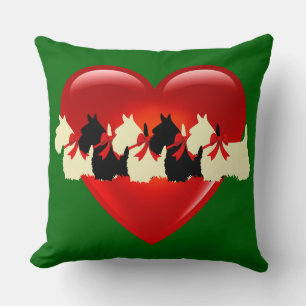 Grüne Insel, 6 Scottish Terrier-Hund, rotes Herz Kissen