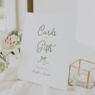 Grüne Karten und Geschenke von Hand gezeichnete Bö Sockelschild