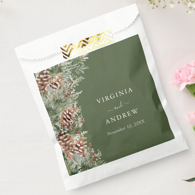 Grüne Kiefer Geschenktütchen (Green Watercolor Pine Forest Favor Bag by Painted Paperie
)