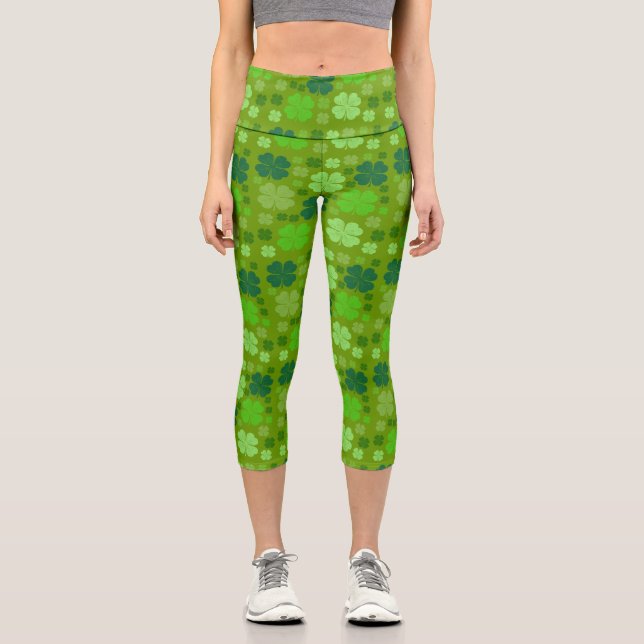 Grüne Klee, Glücksklamotten, St. Patrick's Day Capri Leggings (Vorderseite)