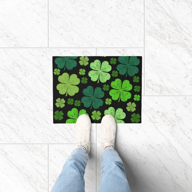 Grüne Klee, Glücksklamotten, St. Patrick's Day Fußmatte (Indoor)
