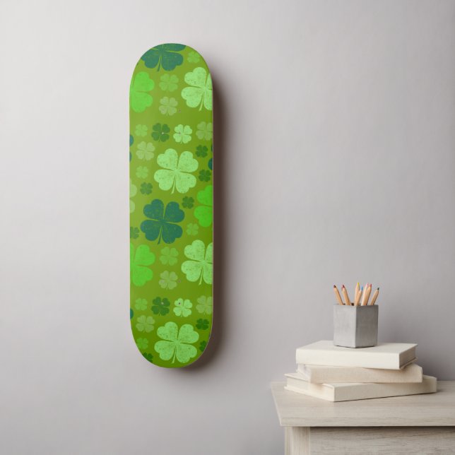 Grüne Klee, Glücksklamotten, St. Patrick's Day Skateboard (Wandkunst)