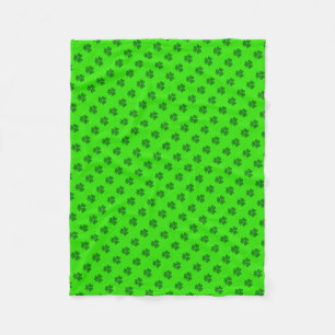 Grüne Klee, grüner Hintergrund für Babydusche Fleecedecke