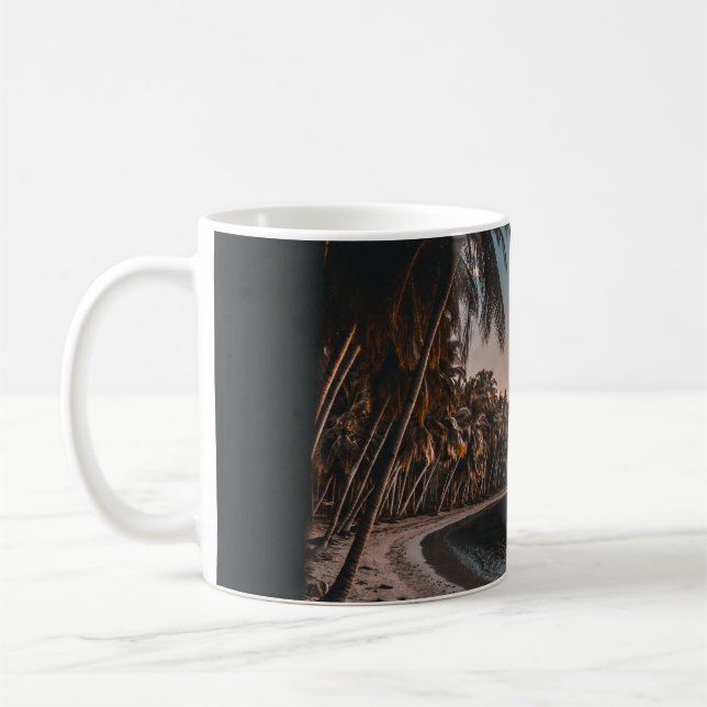 GRÜNE KOKOUTBÄUME AM STRAND KAFFEETASSE (Links)