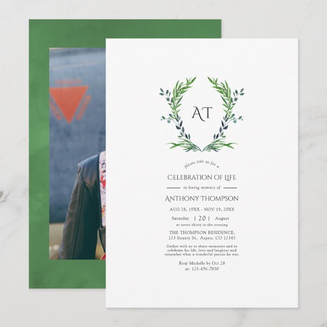 Grüne Laurel Wappen Monogram Celebration of Life Einladung (Vorne/Hinten)