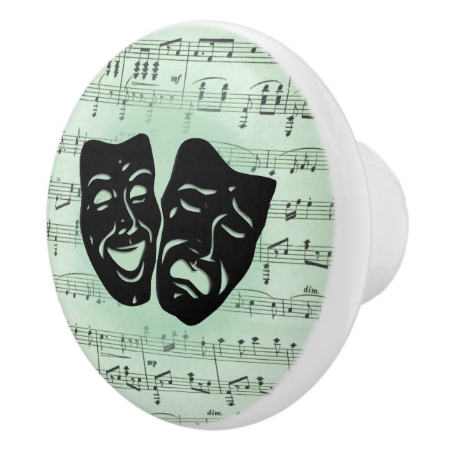 Grüne Musik und griechische Masken im Theater Keramikknauf (Rechts)