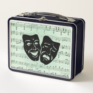 Grüne Musik und griechische Masken im Theater Metall Brotdose