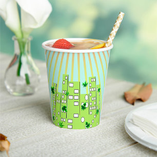 Grüne Öko-Stadt-Skyline mit schwebenden Blättern Pappbecher