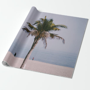 Grüne Palme direkt am Meer Geschenkpapier