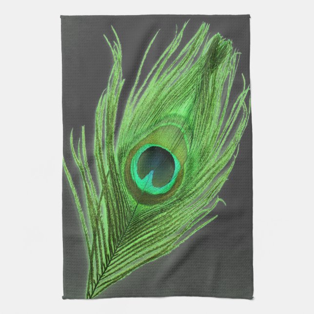 Grüne Pfau-Feder auf schwarzem Geschirrtuch (Vertikal)
