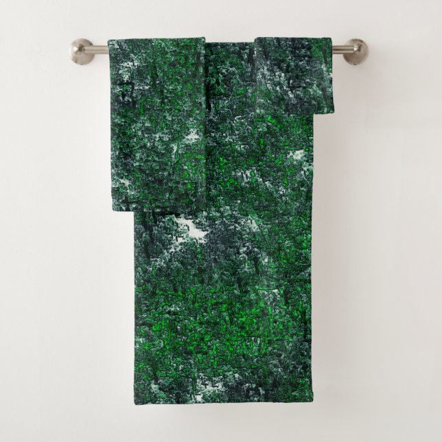 Grüne Pilze auf Baumrinde oder weißer grauer Stein Badhandtuch Set (Insitu)