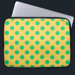 Grüne Polka-Punkte auf Gelb Laptopschutzhülle<br><div class="desc">Grüne Polka-Punkte auf Gelb</div>