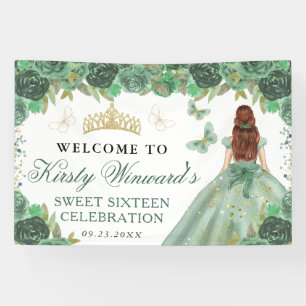 Grüne Robe Rothaarige Prinzessin Florale Sweet 16 Banner