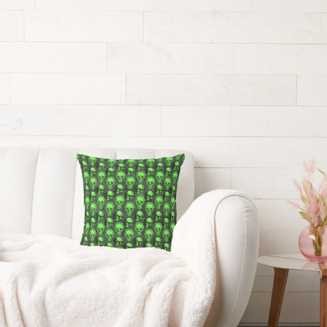 Grüne Schädel und Sonnenblumen, Design 2 Kissen (Liege)