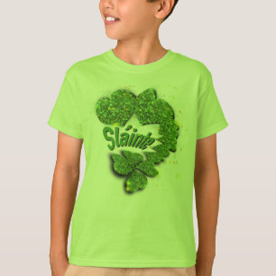 Grüne Shamrocks   funkelnde Herzen ShainteT-Shirt T-Shirt