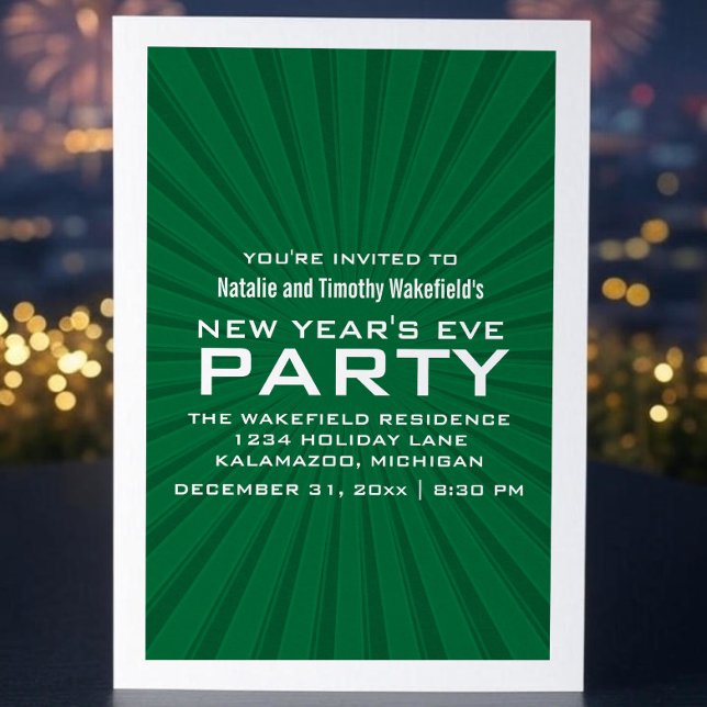 Grüne Sternexplosion Streifen Neujahr Party laden  Einladung (Green Starburst Stripes New Years Party Invite)
