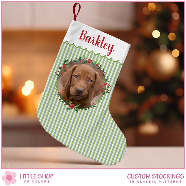 Grüne Streifen Evergreen Kranz Hund Foto Kleiner Weihnachtsstrumpf (Von Creator hochgeladen)