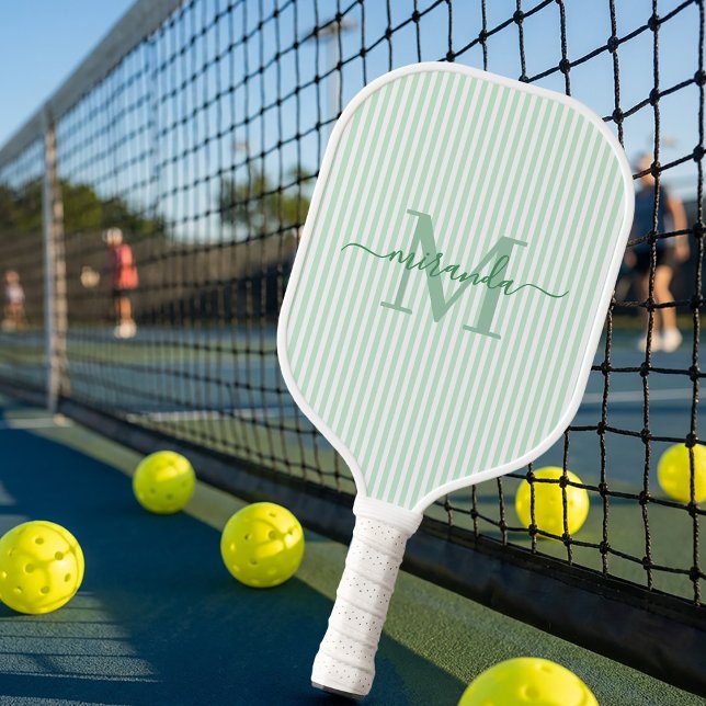 Grüne Streifen Monogramm Name Pickleball Schläger (Von Creator hochgeladen)