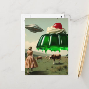 Grüne süße Leckerei Surreal in der Milchweide Postkarte