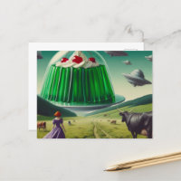 Grüne süße Leckerei Ufos mit Sahne und Kirsche