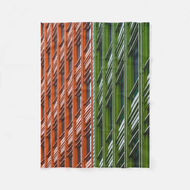 Grüne und rote Architektur Fleecedecke (Vorderseite)