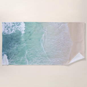 Grüne und weiße Spitzenstrand Sand und Meeresküste Strandtuch