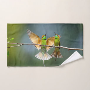 Grüne Vögel tummeln sich in den Bäumen Fotografie Handtuch