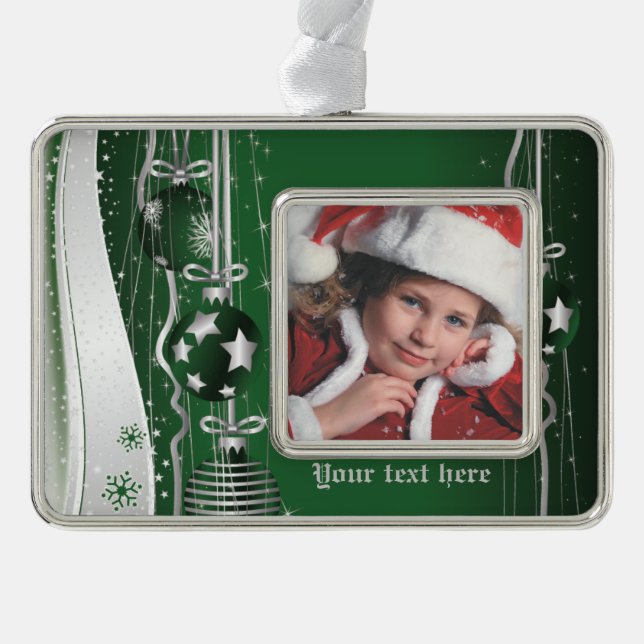 Grüne Weihnachtsbälle, Sterne und Schneeflocken Rahmen-Ornament Silber (Vorderseite)